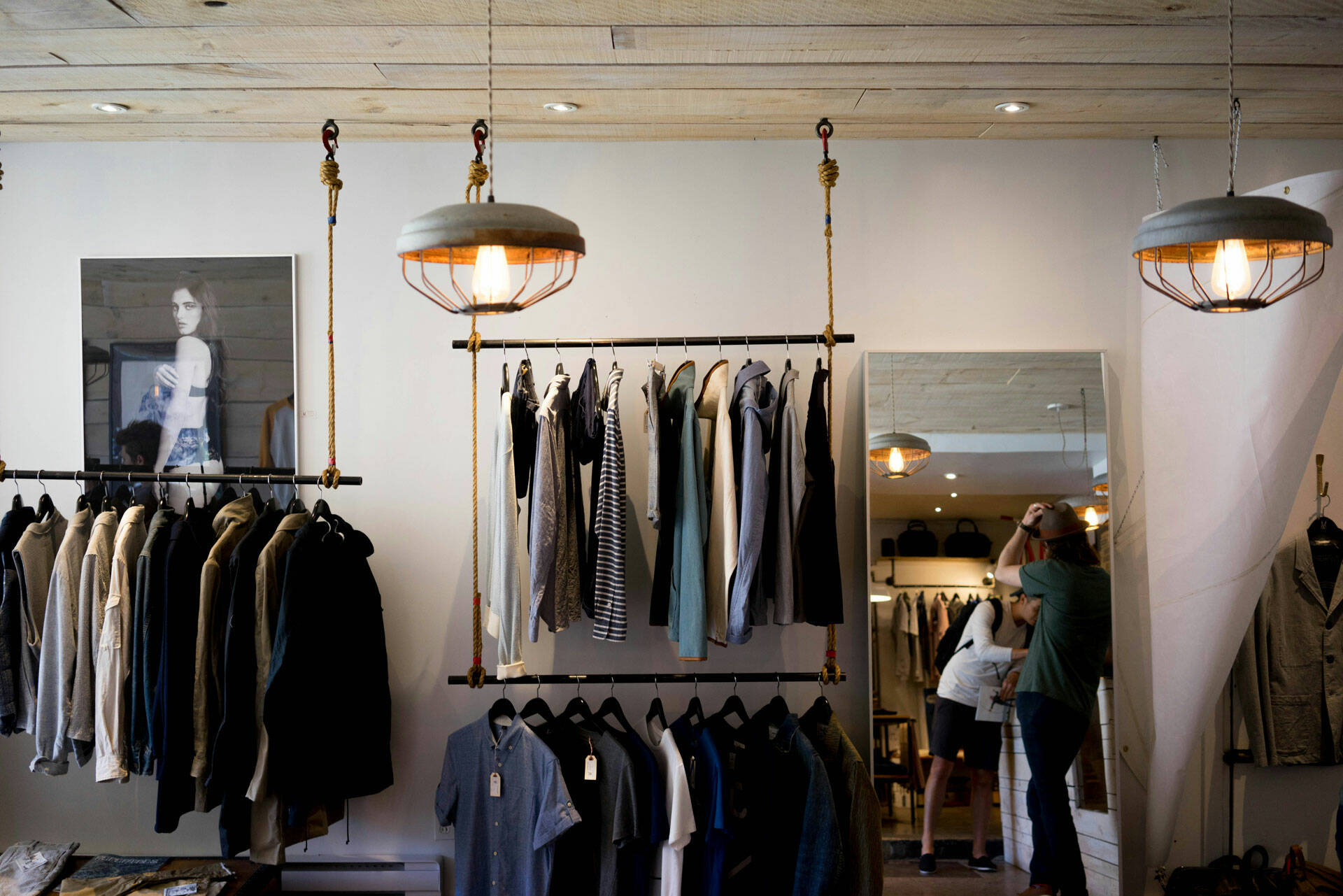 photo-1-biens-de-consommation-retail-boutique-vetements-pret-a-porter-haatch.jpg