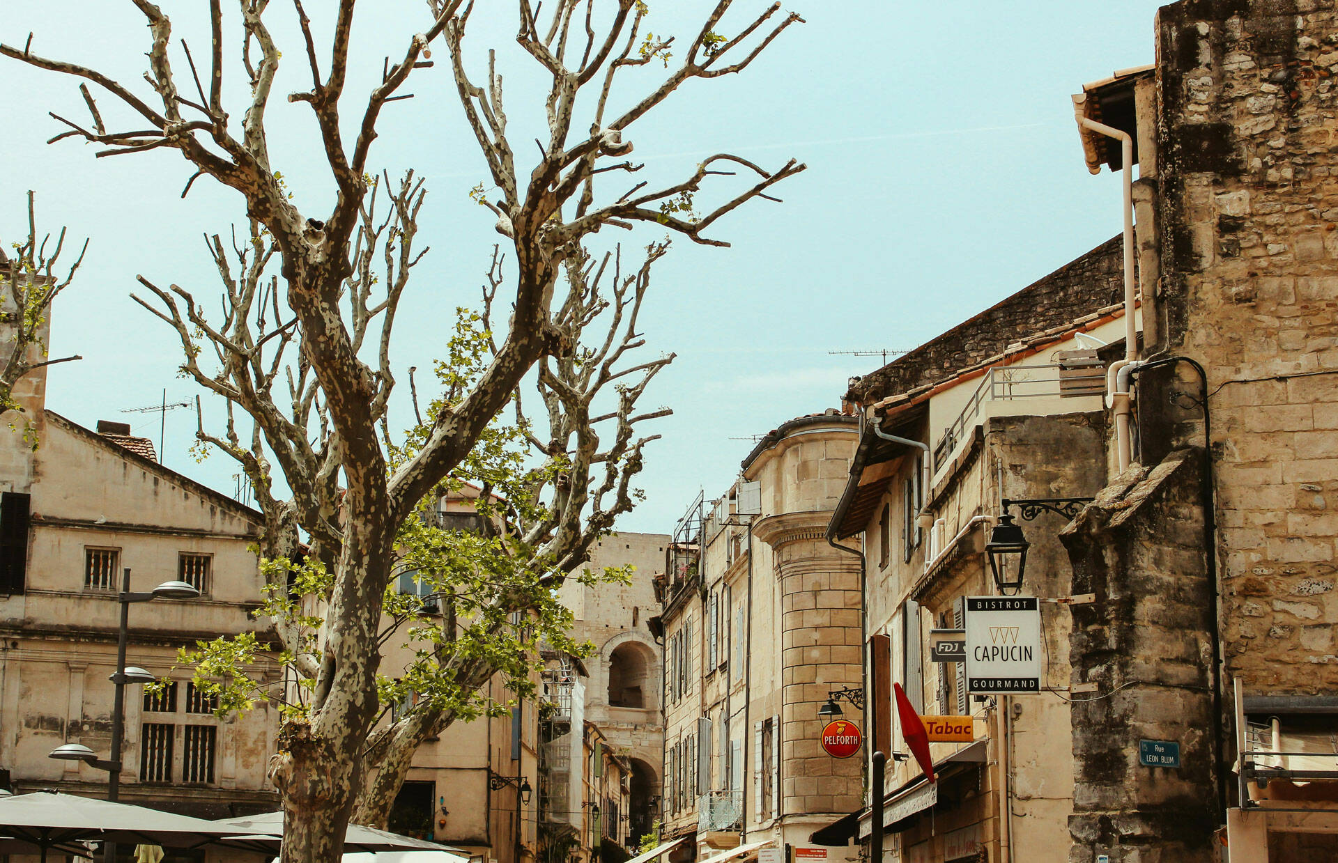 photo-2-secteur-public-et-associatif-village-francais-france-haatch.jpg
